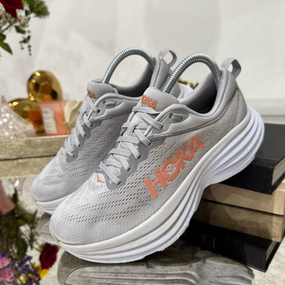 Hoka Bondi 8 BGray Athletic Shoes with Breathable Mesh and Cushioned Midsole